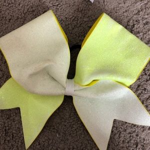 Cheerleading bow